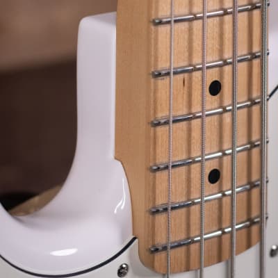 Fender Player Jazz Bass Left-Handed, Maple FB, Polar White image 6