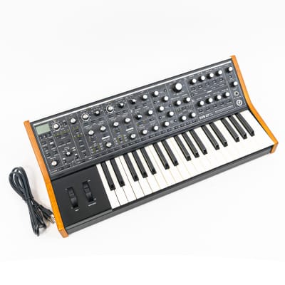 Moog Sub 37 Analog Synthesizer – 37-Key Mono/Duo with Aftertouch & MIDI