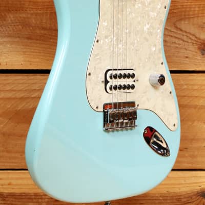 Fender Early 2001 Tom Delonge Daphne Blue Stratocaster +Bag & Tags Strat 55848 image 6