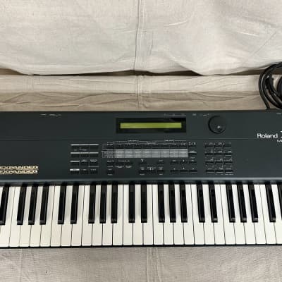 Roland XP-50 61-Key 64-Voice Music Workstation Keyboard 1995 - 1998 - Black