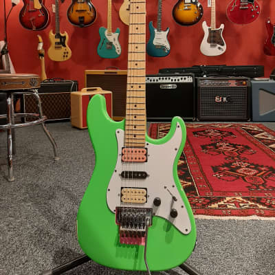 Steve Vai “Green Meanie” Replica Guitar - YouTube