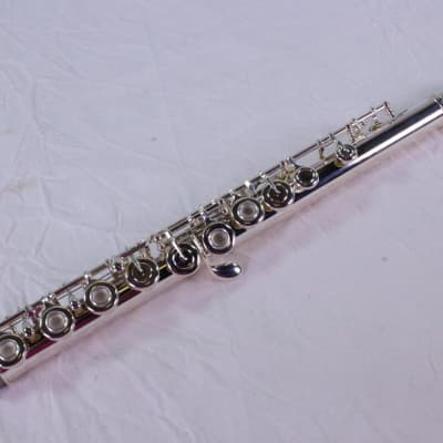 Yamaha Model YFL-362H Intermediate Flute Silver Head Offset G, B Foot MINT CONDITION image 5