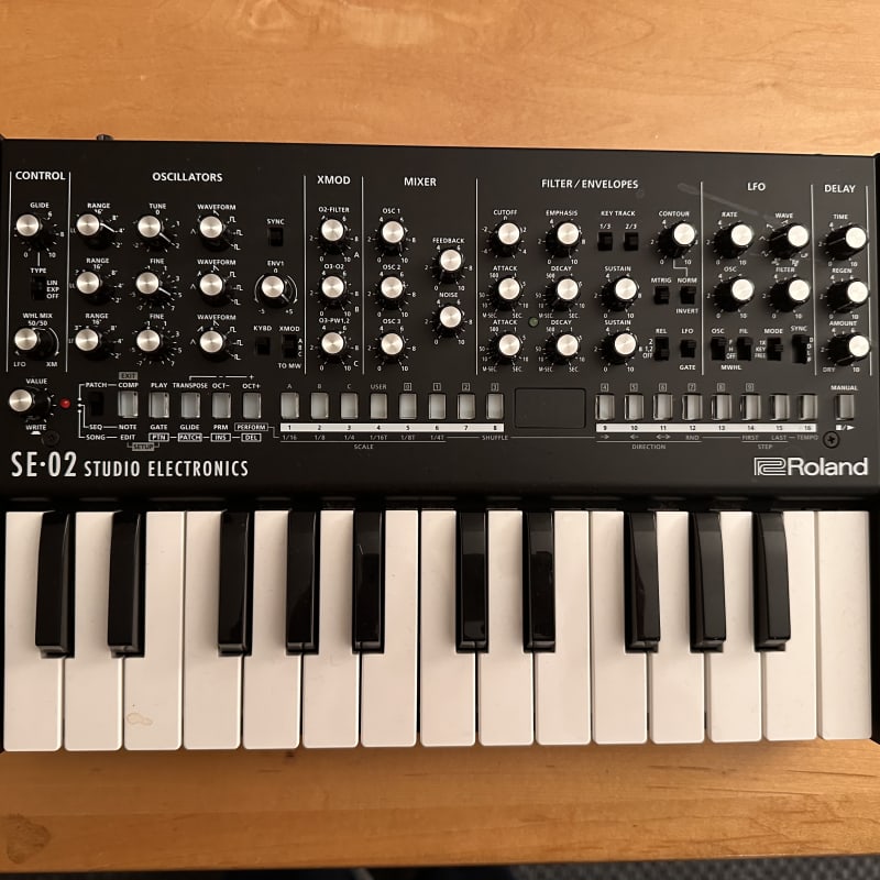 Roland SE-02 超美品 K-25M 専用カバー付き Roland SE-02 ＋K-25M Roland Boutique SE-02 with K-25M Keyboard 2nd