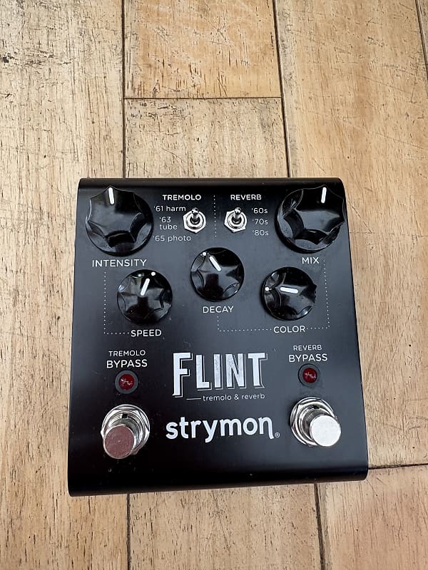 strymon FLINT V1 Tremolo & Reverb ストライモン Strymon Flint V1 Reverb & Tremolo Effect Pedal w/ Box - Used