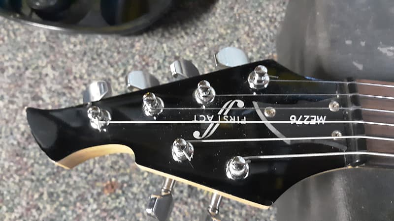 First Act Flying V Black | Reverb