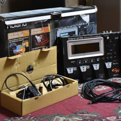 Roland GR-55 Guitar Synth w/GK-3 Pickup + Box