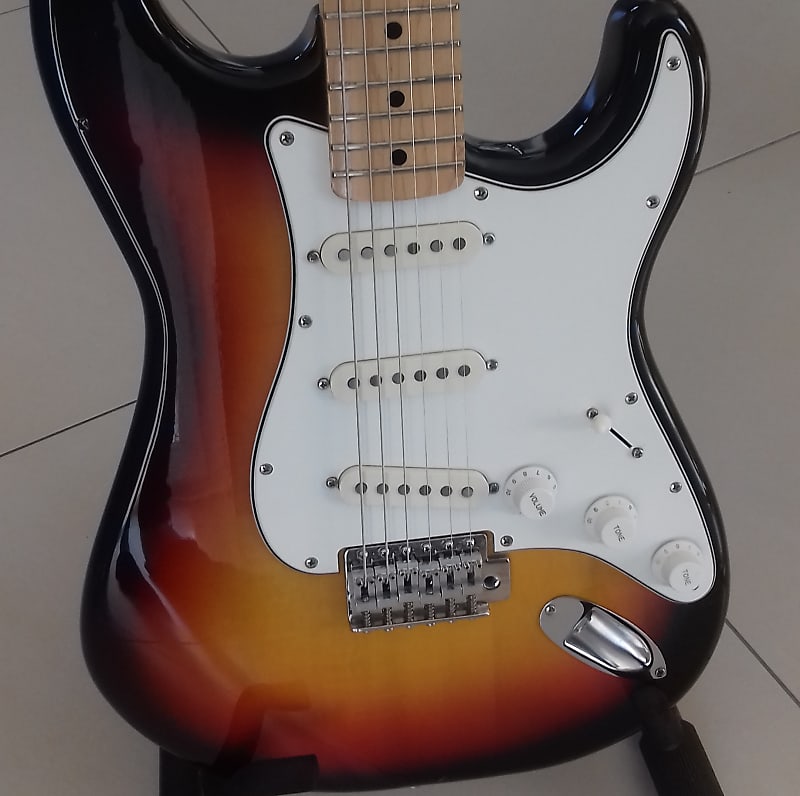 Maya stratocaster japan top