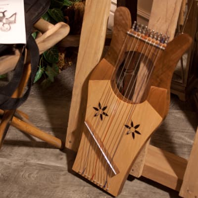 Mid-East HKNMW-L-1 Mini Kinnor Harp Walnut with Gig bag & Tuning Tool- Light - *Blemished* image 3