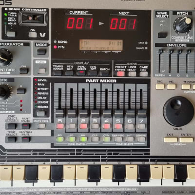 Roland MC-505 Groovebox