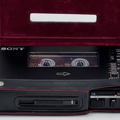 Sony  WM-D6C Professional Walkman - Including Leather Protective Case, Carrying Strap, DC Supply & Manual image 16