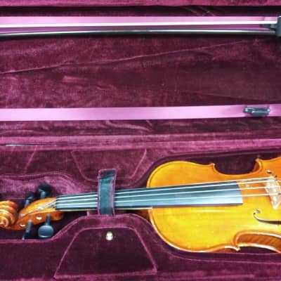 Used Cadenza 4/4 Violin w/Case image 2