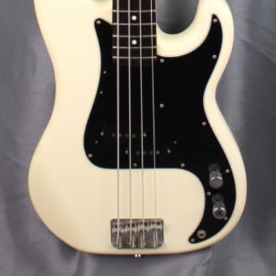 Fender PB-70 Precision Bass Reissue MIJ