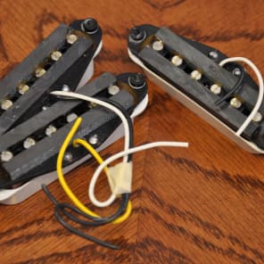 Fender mexican strat on sale pickups