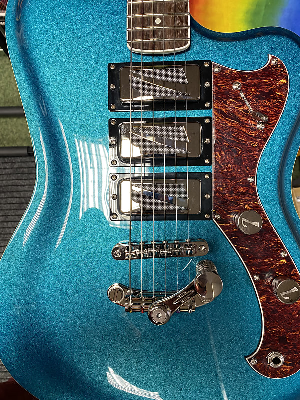Italia Modena Challenge electric guitar in metallic turquoise - Made in Korea image 1