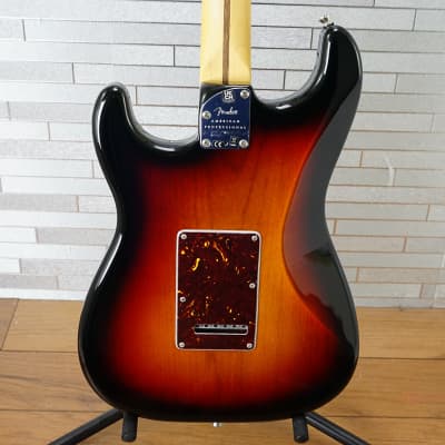 Fender American Professional II Stratocaster with Rosewood Fretboard - 3-Color Sunburst image 2