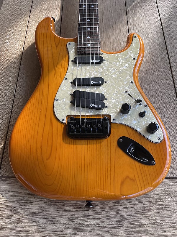 【日本製】　シャーベル　STモデル CHARVEL CUSTOM SHOP WARREN DEMARTINI SIGNATURE SAN DIMAS