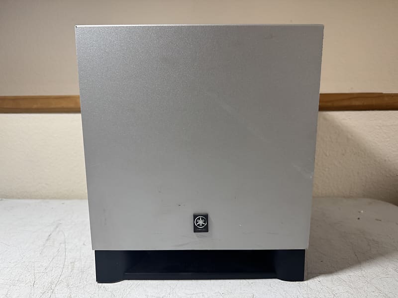 Yamaha YST-SW010 Powered Subwoofer Down Firing Home Theater Sub 10&quot; Bass Vintage  			