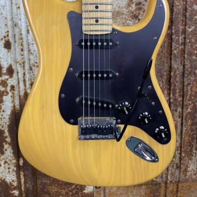 Fender Stratocaster FSR 2002 USA Special Edition Butterscotch Blonde (used) image 2