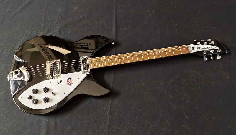 Rickenbacker 330 Jetglo including Rickenbacker case image 1
