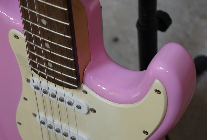 Squier by Fender MINI Strat Stratocaster electric guitar in pink