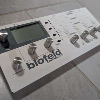 Waldorf Blofeld Desktop Synthesizer 2007 - Present - White