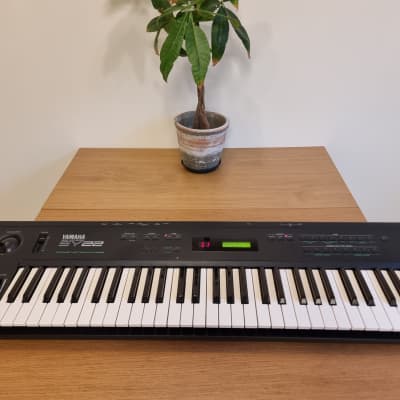 Yamaha SY22 Dynamic Vector Synthesizer