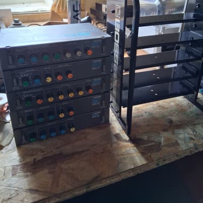Boss Micro System Rack BMR-5 mit fünf Micro Rack Series Effektgeräte Mitte 80ger - Schwarz image 8