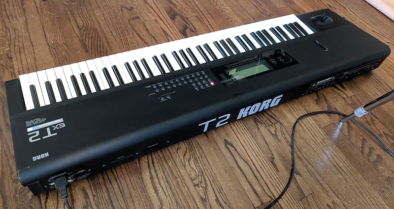 Korg T2 EX workstation