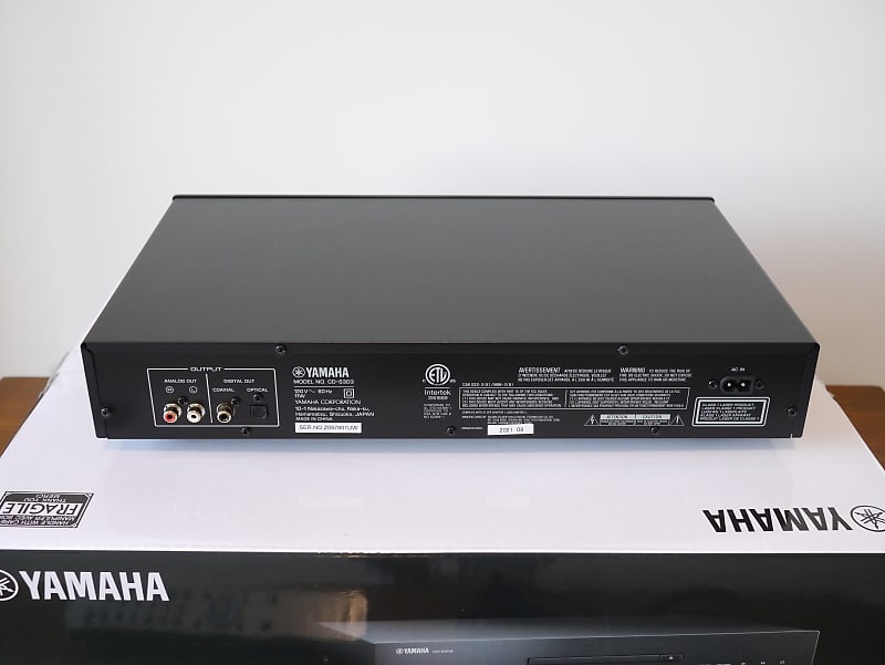 Yamaha CD-S303 Black