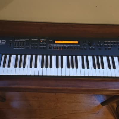 Roland XP-30 61-Key 64-Voice Expandable Synthesizer 1999 - 2004 - Black