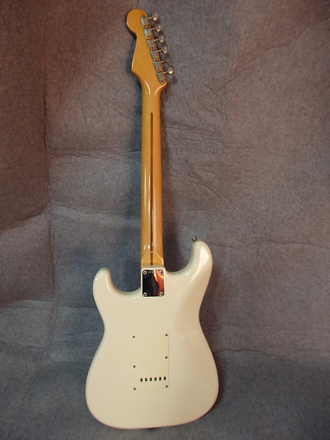 Fender Japan Vintage JV 1983 VWH White Stratocaster ST62