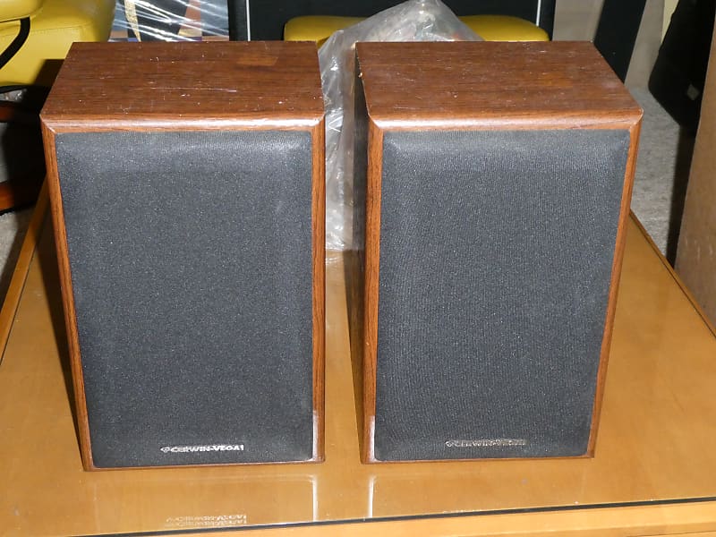 Cerwin-Vega E26F Bookshelf speakers