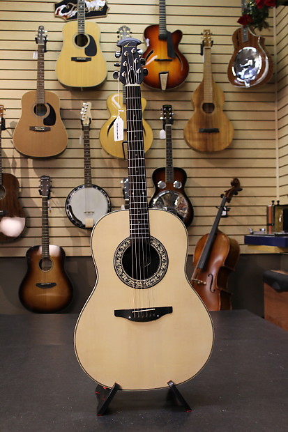 Pre-Owned Ovation Balladeer 1111-6 Acoustic Guitar w/Case