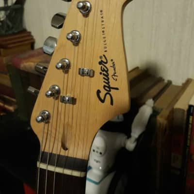 Squier 2010 Stratocaster Sunburst with Gator case image 3