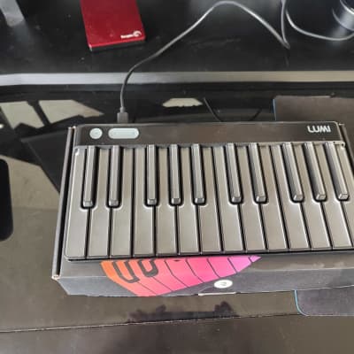 Roli LUMI Keys Studio Edition Bundle with Snap Case | Reverb Roli LUMI Keys Studio Edition Bundle with Snap Case | Reverb