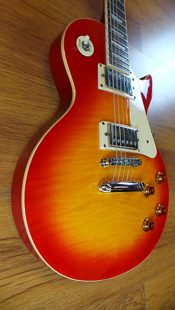 Les Paul Bohemian Plant Cherry Sunburst Czech Republic
