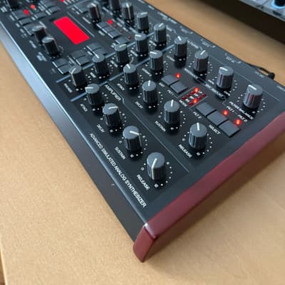 Access Virus C Desktop - Black