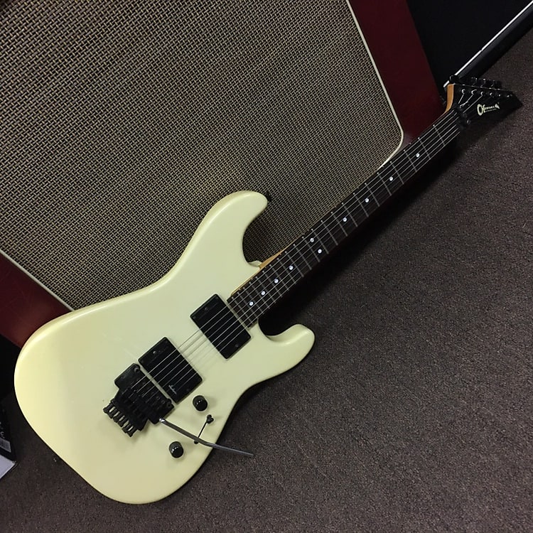 Charvel Model 3A Japan 1987 Pearl White original case