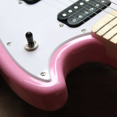 SQUIER "Sonic Mustang HH, Flash Pink , Maple" 2, 9 KG by FENDER image 6