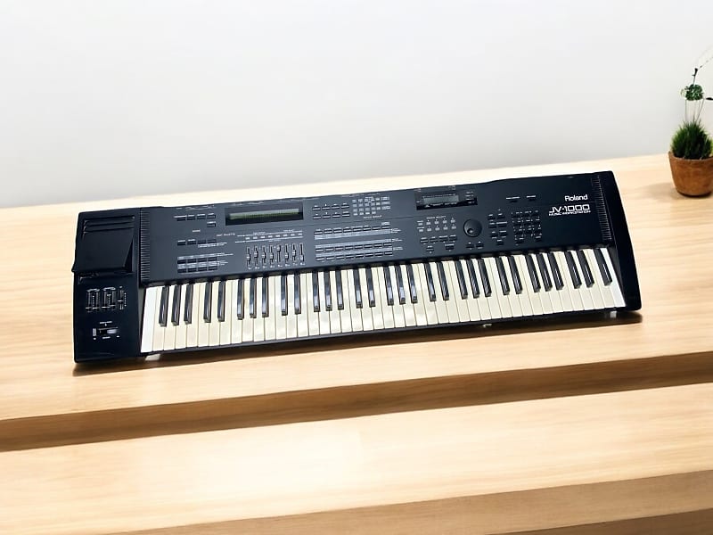 Roland JV-1000 76-Key Music Workstation 1993 - 1995 - Black( 6893 )