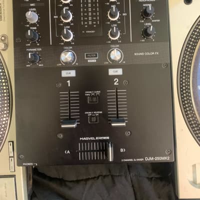 Maîtrisez l'art du mix : Découvrez la DJM-250MK2 – table de mixage 2 voies  prête pour rekordbox dvs, avec fonctions de niveau professionnel et carte  son intégrée - Actualités - Pioneer DJ Actualités