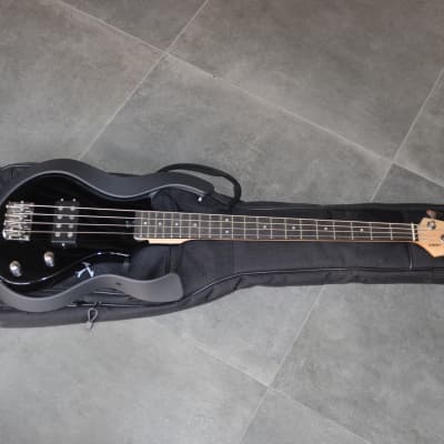 VOX Starstream Bass black*fine medium scale instrument=perfect for the guitar player or the bass lady! Sounds/plays/looks/feels great!Comes with a  quality gigbag*very lightweight 2.9kg*rare model*brand new* image 2