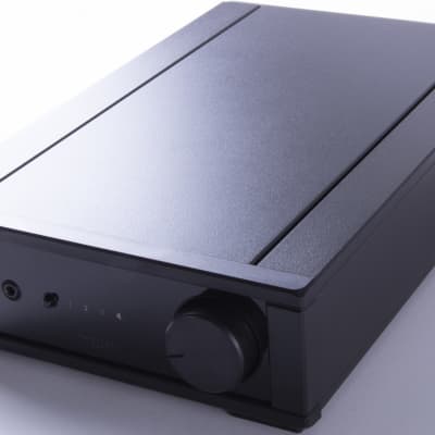Rega io Integrated Amplifier with MM Phono Stage image 7
