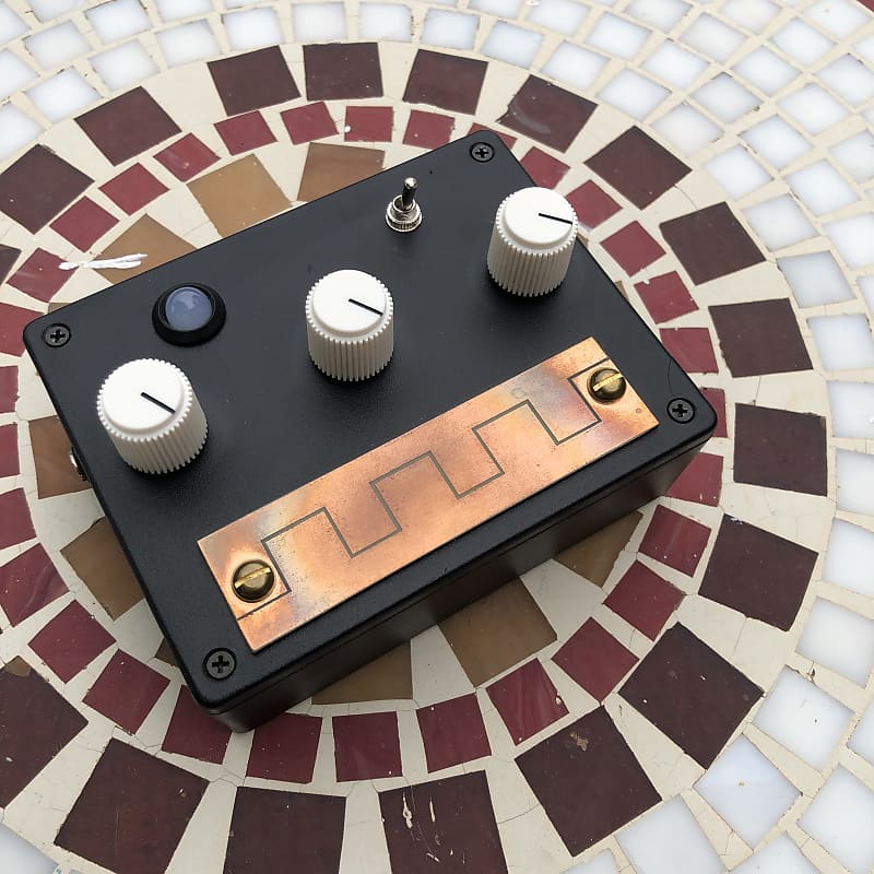 RARE Resonance Circuits Kinesis V3 Touch noise synth Reverb