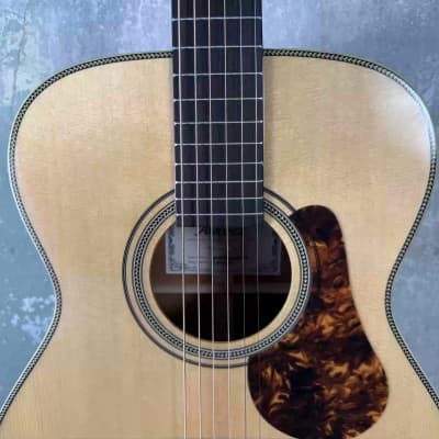 Mint Alvarez Masterworks MF60 Herringbone Folk / OM Acoustic Guitar with Gigbag image 4