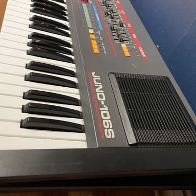 Roland Juno 106s 61-Key Programmable Polyphonic Synthesizer - Black image 9