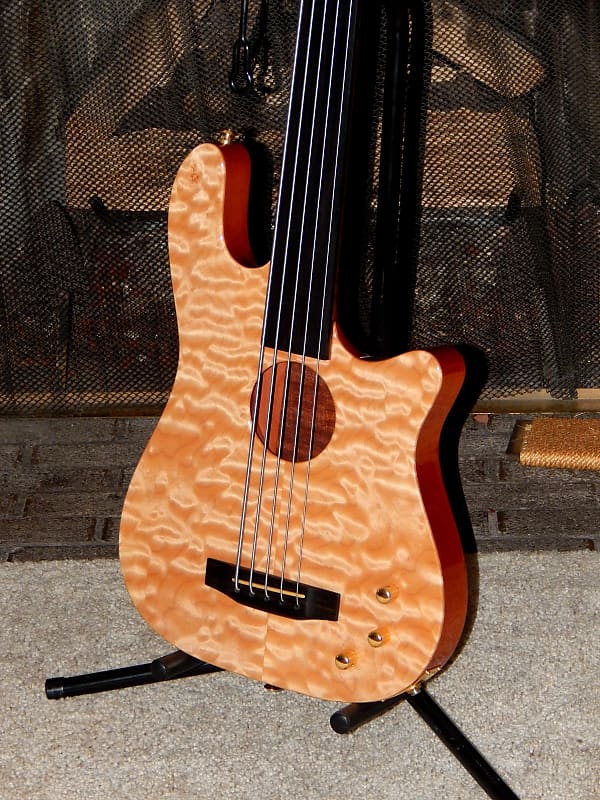 Carvin AC-50 (フレットレス) Carvin AC50 Fretless-LEFTY 5 String Bass – Harbor Music (310
