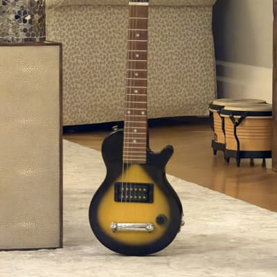 メンテ済 Gypsy Rose Les Paul TYPE 姫系ギター メンテ済 Gypsy Rose Les Paul TYPE 姫系ギター メンテ済 Gypsy Rose