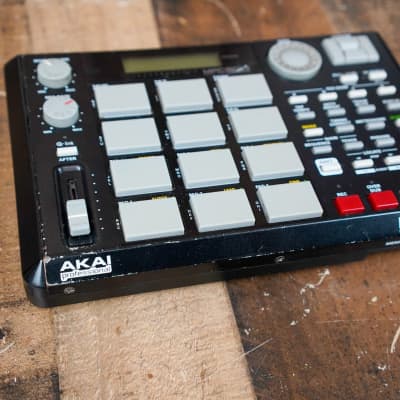 Akai MPC500 Music Production Center w/ Power Supply, Card, USB Cable image 10