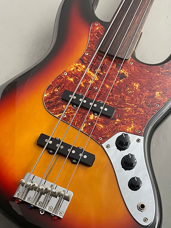 Stream Bassdriver | Listen to Fernandes Jazz Bass playlist